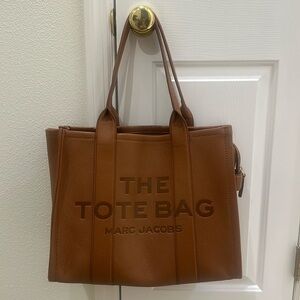 Marc Jacobs The Tote Bag (color - Argan Oil)